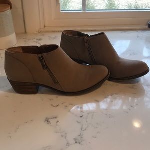 Lucky brand below the a ankle booties 8 in taupe